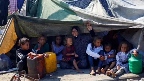 Devastating Situation across the Gaza Strip while Israeli Forces Push Forward